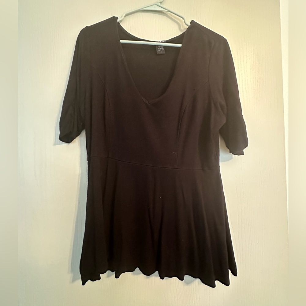 Torrid Size 1 Black 3/4 Sleeve peplum top
